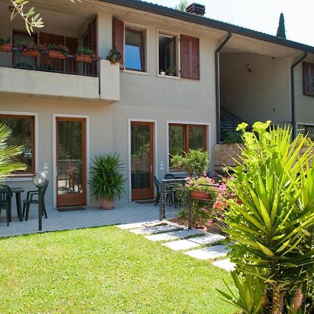 מאלצ'סינה Casa Facchinetti Yellow Apartment מראה חיצוני תמונה