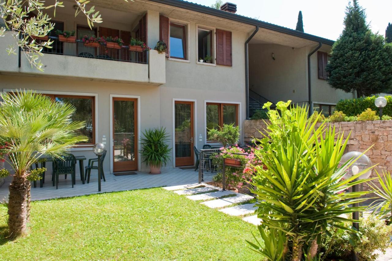 מאלצ'סינה Casa Facchinetti Yellow Apartment מראה חיצוני תמונה